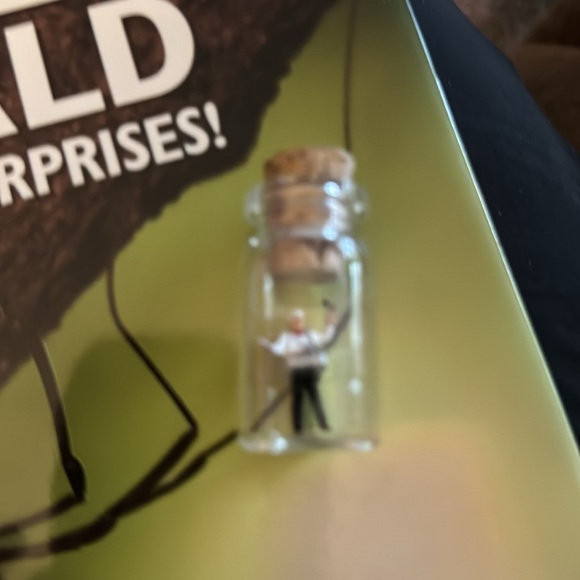 Brand new complete with bottle with little man inside - Picture 2 of 4